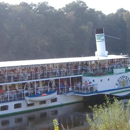 Pillnitz Castle View *